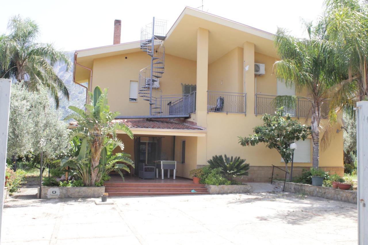 Villa Giu, Indipendent Villa Near Airport And Sea Чинізі Екстер'єр фото